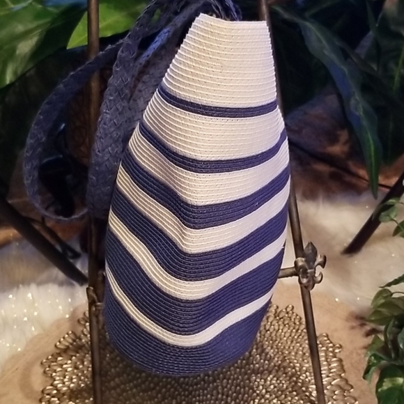 Liz Claiborne Striped Tote Bag - Picture 4 of 13